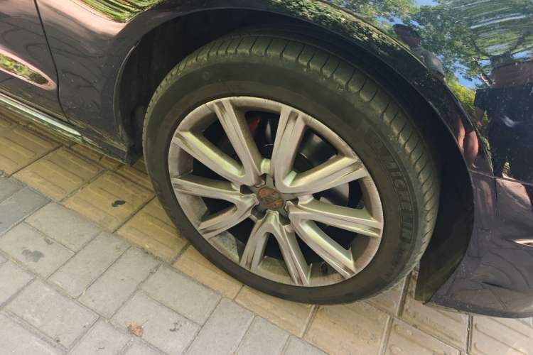 Used Audi A6L 2018 30th Anniversary Edition TFSI Trendy Model Right Front Wheel Hub