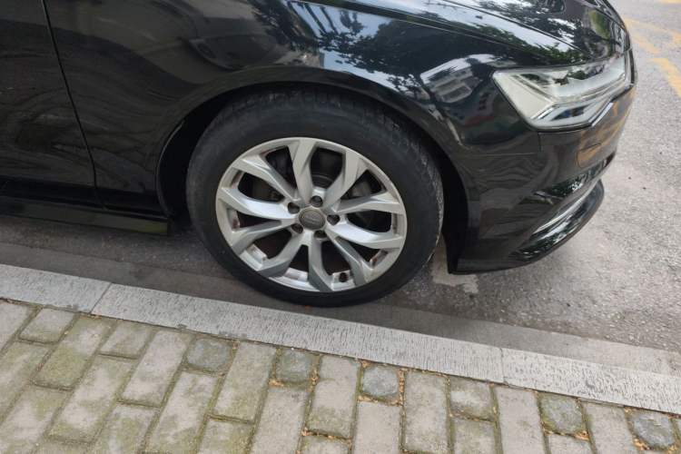 Used Audi A6L 2018 35 TFSI Collector's Edition Right Front Wheel Hub