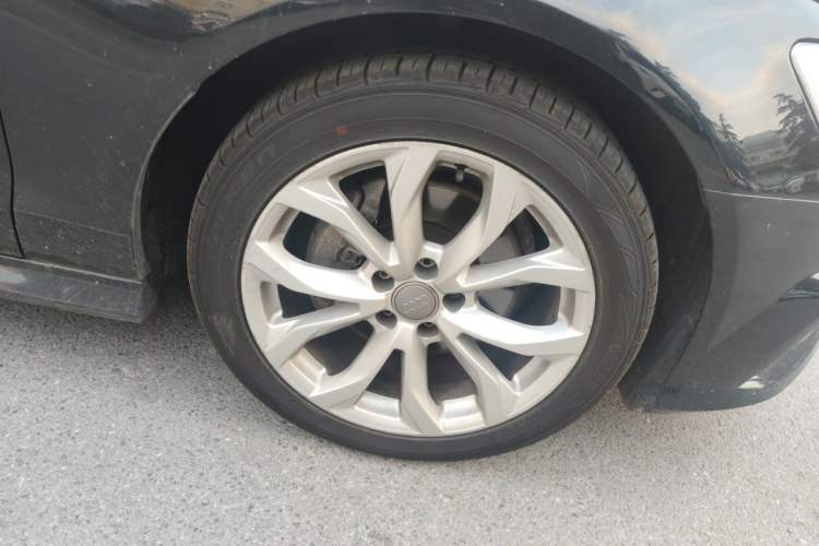 Used Audi A6L 2018 30th Anniversary Edition 35 TFSI Fashion Model Right Front Wheel Hub