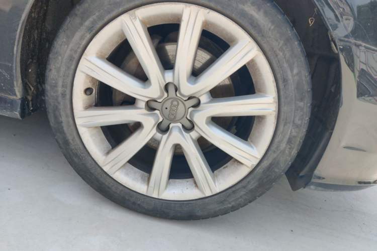 Used Audi A6L 2018 30th Anniversary Edition TFSI Trendy Model Right Front Wheel Hub