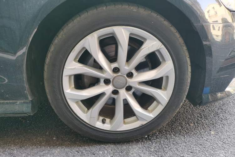 Used Audi A6L 2018 35 TFSI Collector's Edition Right Front Wheel Hub