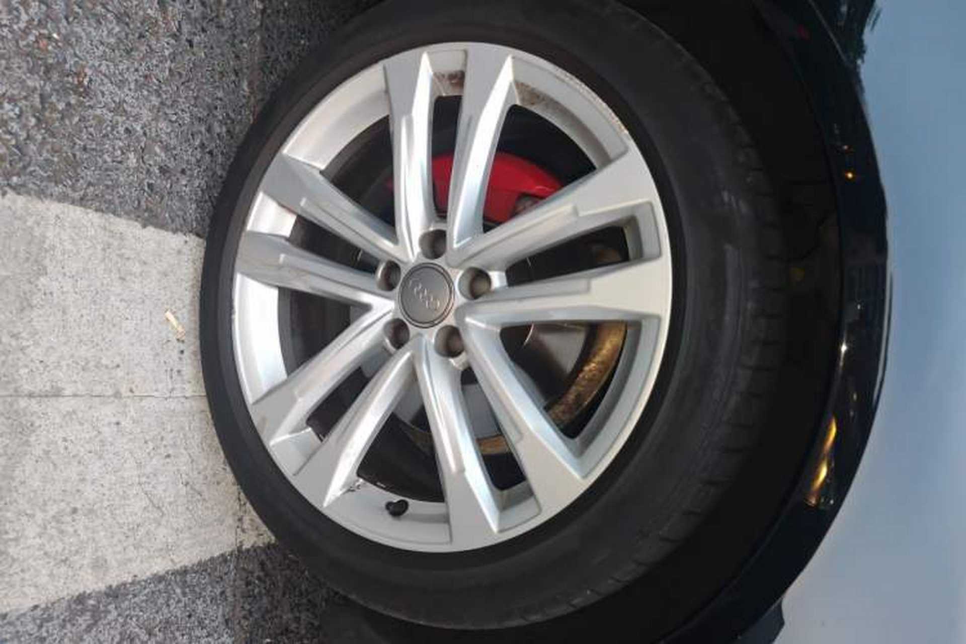 Used Audi A6L 2018 30th Anniversary Edition 35 TFSI Sport Edition Right Front Wheel Hub