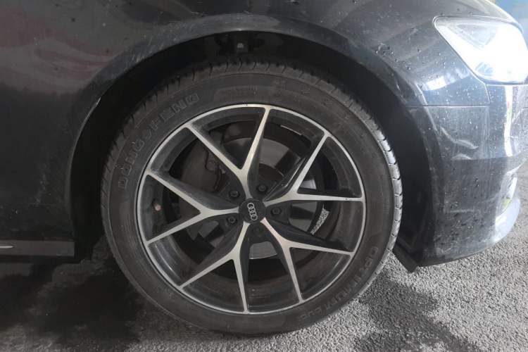 Used Audi A6L 2018 30th Anniversary Edition TFSI Trendy Model Right Front Wheel Hub