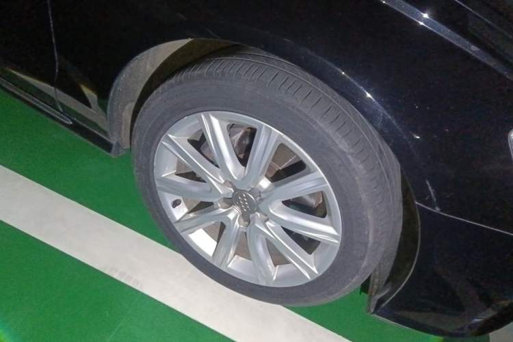 Used Audi A6L 2018 30th Anniversary Edition TFSI Trendy Model Right Front Wheel Hub