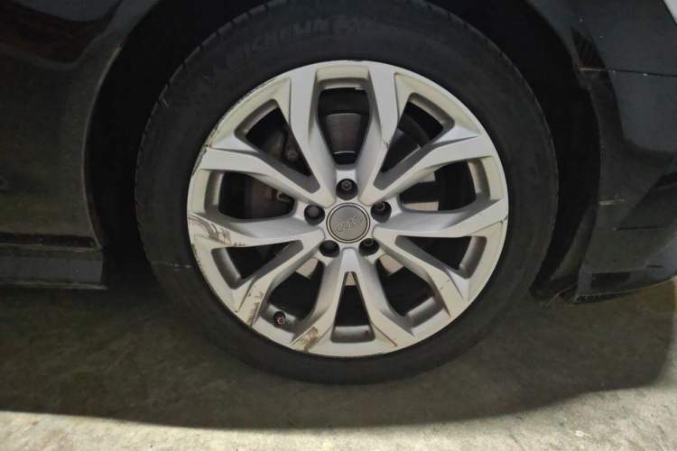 Used Audi A6L 2018 30th Anniversary Edition 35 TFSI Fashion Model Right Front Wheel Hub