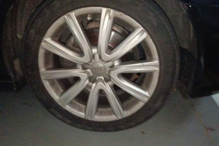 Used Audi A6L 2018 30th Anniversary Edition TFSI Trendy Model Right Front Wheel Hub