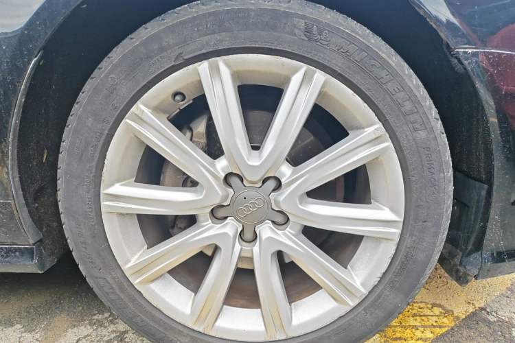 Used Audi A6L 2018 30th Anniversary Edition 35 TFSI Fashion Model Right Front Wheel Hub