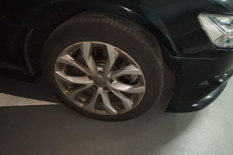 Used Audi A6L 2018 35 TFSI Collector's Edition Right Front Wheel Hub