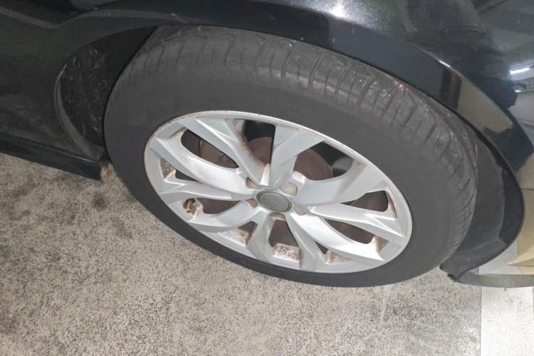 Used Audi A6L 2018 30th Anniversary Edition 35 TFSI Fashion Model Right Front Wheel Hub