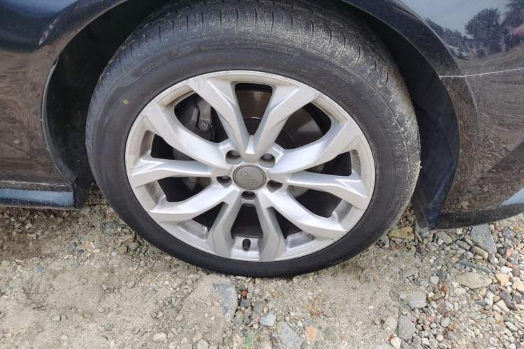 Used Audi A6L 2018 30th Anniversary Edition 35 TFSI Fashion Model Right Front Wheel Hub