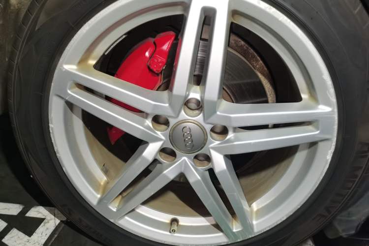 Used Audi A6L 2018 30th Anniversary Edition TFSI Trendy Model Right Front Wheel Hub