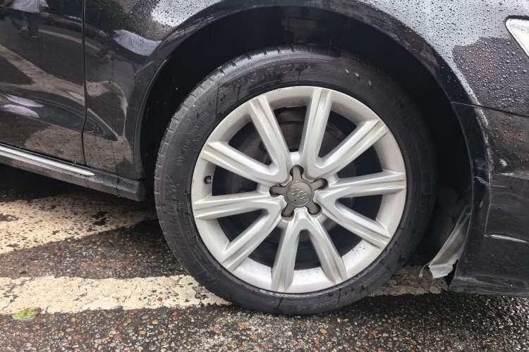 Used Audi A6L 2018 30th Anniversary Edition TFSI Trendy Model Right Front Wheel Hub