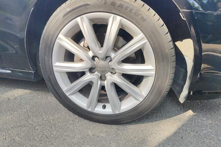 Used Audi A6L 2018 30th Anniversary Edition TFSI Trendy Model Right Front Wheel Hub