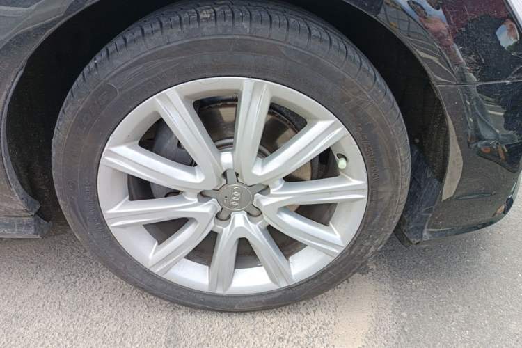 Used Audi A6L 2018 30th Anniversary Edition TFSI Trendy Model Right Front Wheel Hub