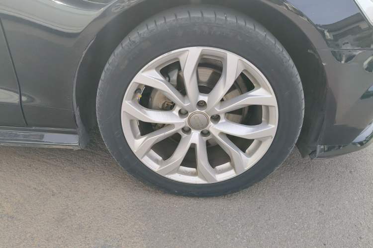 Used Audi A6L 2018 30th Anniversary Edition 35 TFSI Fashion Model Right Front Wheel Hub