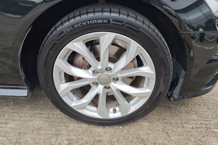 Used Audi A6L 2018 35 TFSI Collector's Edition Right Front Wheel Hub