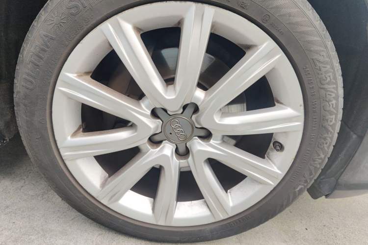 Used Audi A6L 2018 30th Anniversary Edition TFSI Trendy Model Right Front Wheel Hub