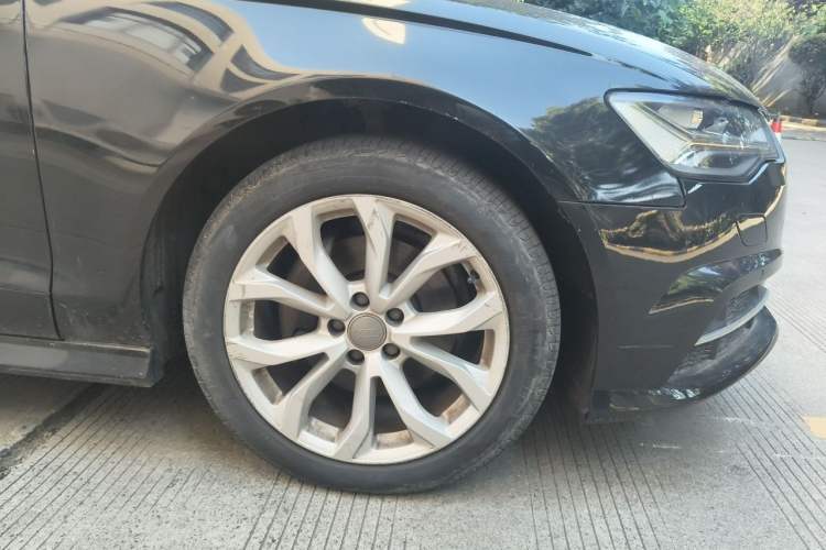 Used Audi A6L 2018 30th Anniversary Edition 35 TFSI Fashion Model Right Front Wheel Hub
