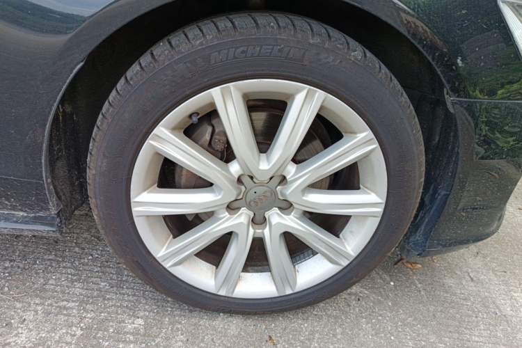 Used Audi A6L 2018 30th Anniversary Edition TFSI Trendy Model Right Front Wheel Hub
