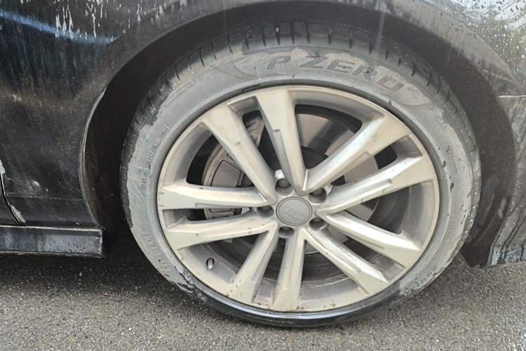 Used Audi A6L 2018 30th Anniversary Edition 45 TFSI quattro Luxury Model Right Front Wheel Hub