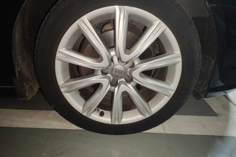 Used Audi A6L 2018 30th Anniversary Edition TFSI Trendy Model Right Front Wheel Hub