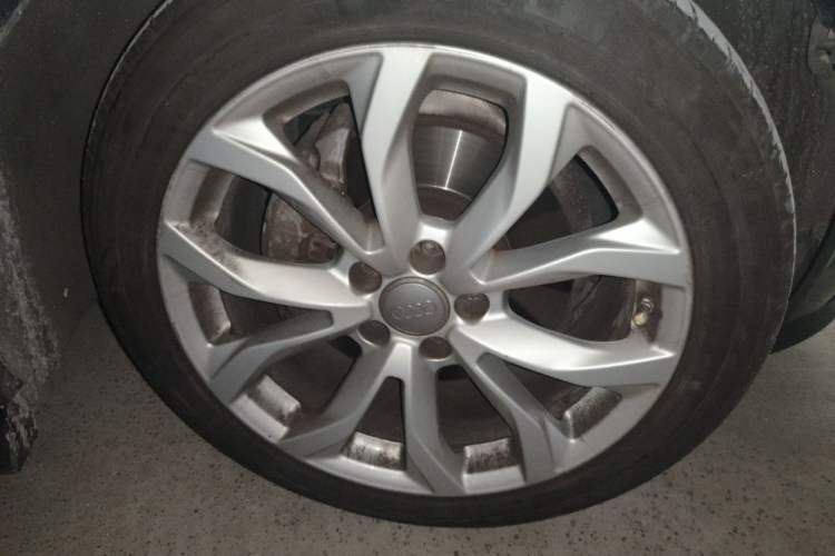 Used Audi A6L 2018 30th Anniversary Edition 35 TFSI Fashion Model Right Front Wheel Hub