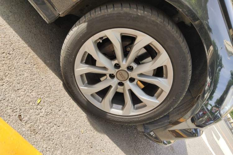 Used Audi A6L 2018 30th Anniversary Edition 35 TFSI Fashion Model Right Front Wheel Hub