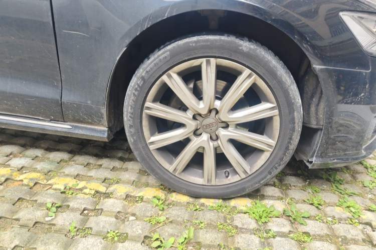 Used Audi A6L 2018 30th Anniversary Edition TFSI Trendy Model Right Front Wheel Hub