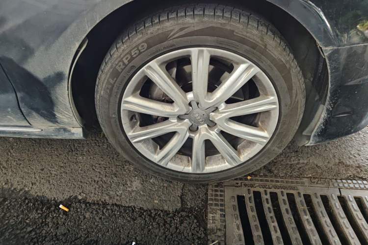 Used Audi A6L 2018 30th Anniversary Edition TFSI Trendy Model Right Front Wheel Hub