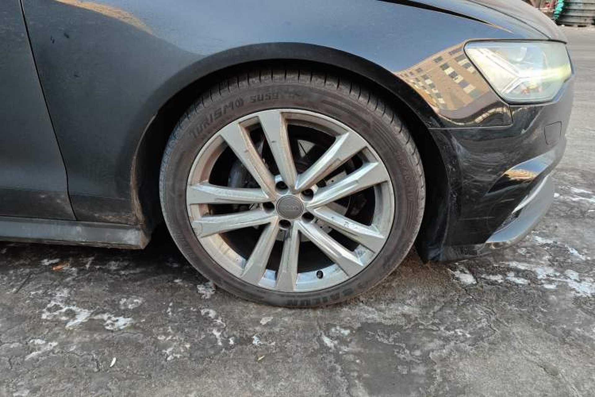 Used Audi A6L 2018 30 FSI Collector's Edition Right Front Wheel Hub