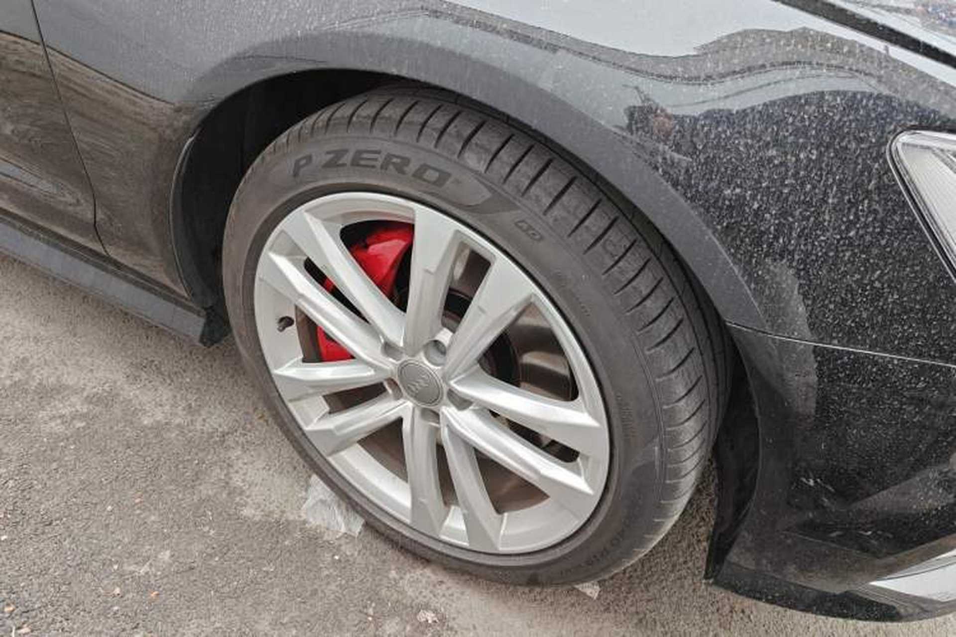Used Audi A6L 2018 30th Anniversary Edition 45 TFSI quattro Sport model Right Front Wheel Hub