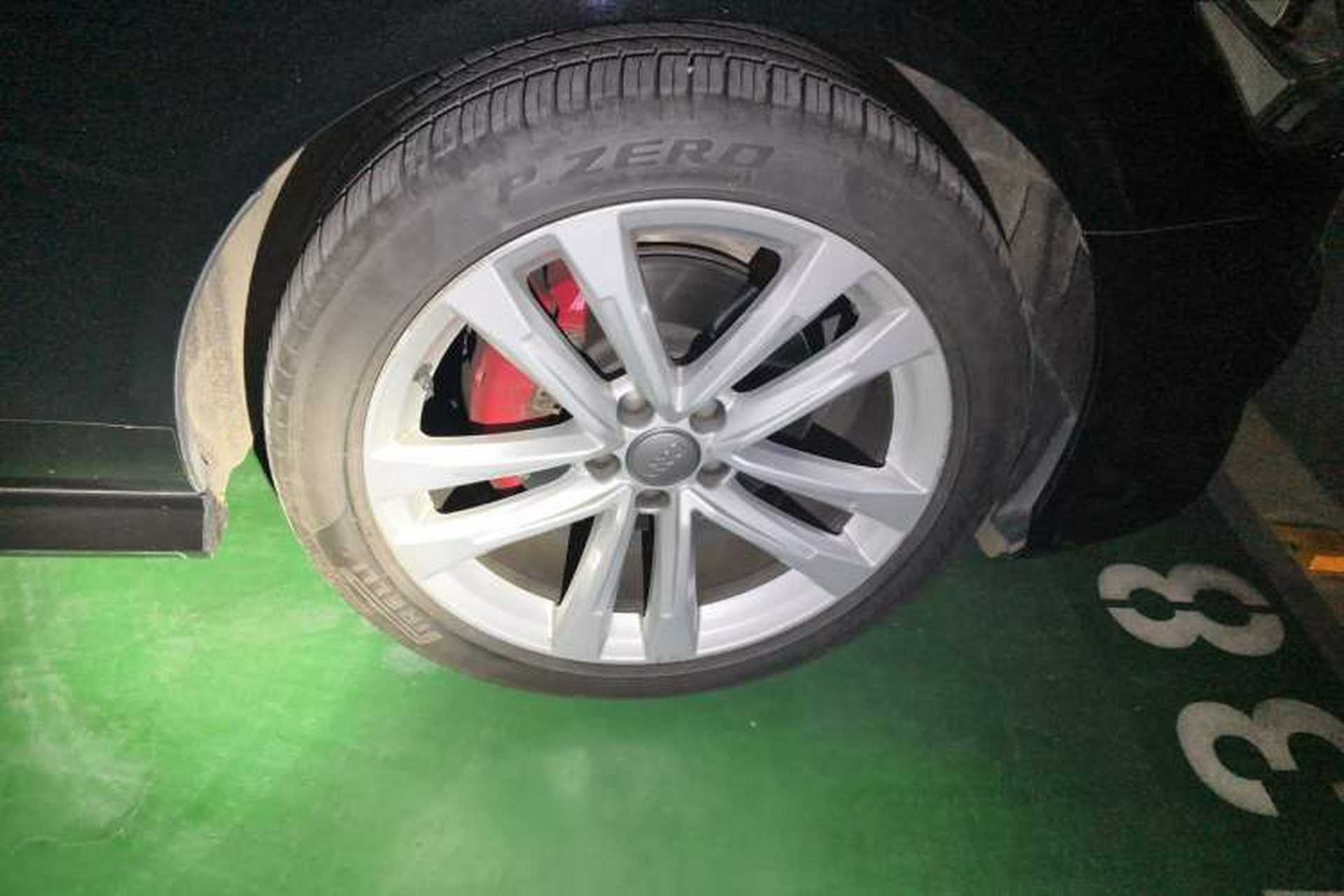 Used Audi A6L 2018 30th Anniversary Edition 35 TFSI Sport Edition Right Front Wheel Hub