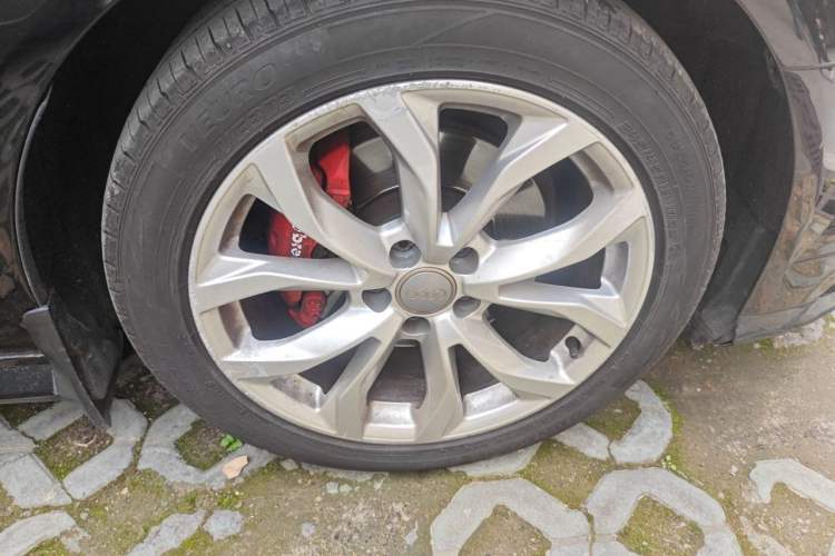 Used Audi A6L 2018 35 TFSI Collector's Edition Right Front Wheel Hub