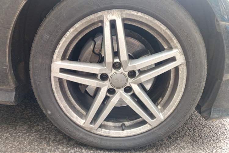 Used Audi A6L 2018 30th Anniversary Edition 30 FSI Style Model Right Front Wheel Hub