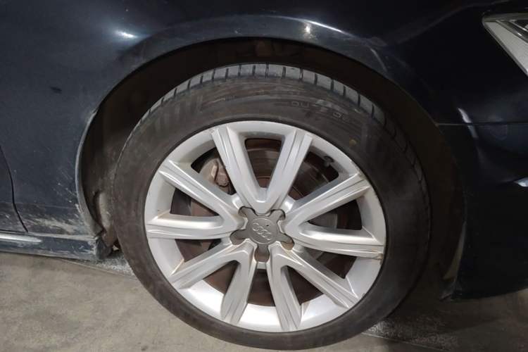 Used Audi A6L 2018 30th Anniversary Edition TFSI Trendy Model Right Front Wheel Hub