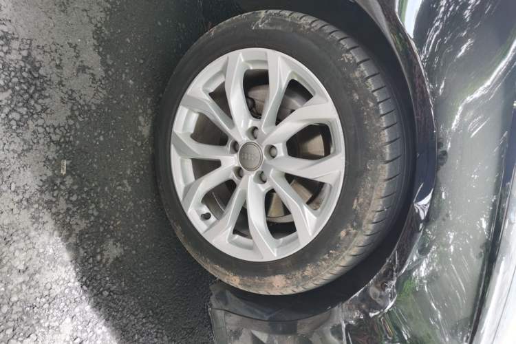 Used Audi A6L 2018 30th Anniversary Edition 35 TFSI Fashion Model Right Front Wheel Hub