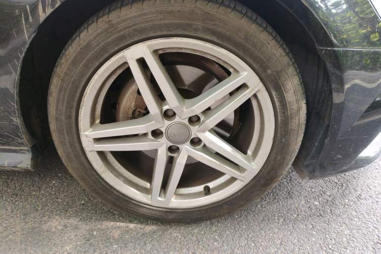 Used Audi A6L 2018 30th Anniversary Edition 30 FSI Style Model Right Front Wheel Hub