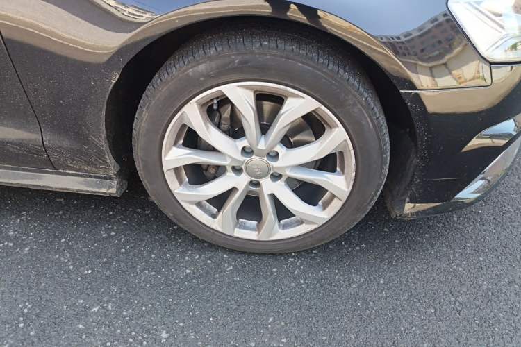 Used Audi A6L 2018 35 TFSI Collector's Edition Right Front Wheel Hub