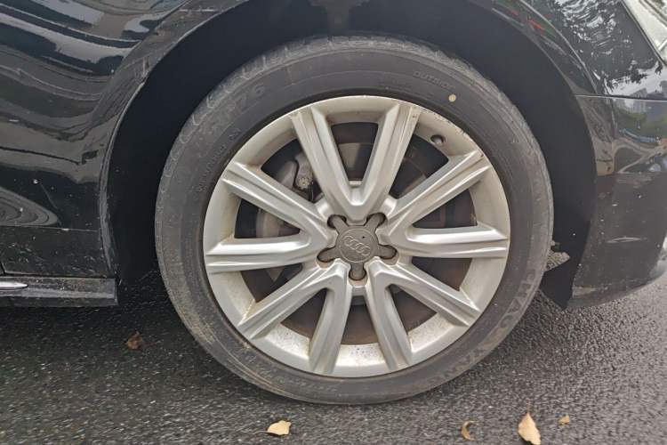 Used Audi A6L 2018 30th Anniversary Edition TFSI Trendy Model Right Front Wheel Hub