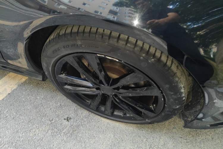 Used Audi A6L 2018 30th Anniversary Edition 35 TFSI Sport Edition Right Front Wheel Hub