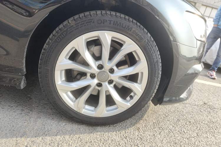 Used Audi A6L 2018 35 TFSI Collector's Edition Right Front Wheel Hub