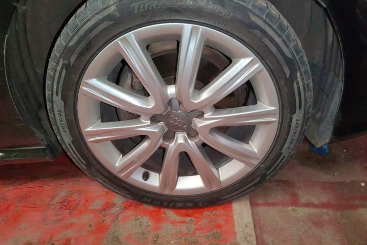 Used Audi A6L 2018 30th Anniversary Edition TFSI Trendy Model Right Front Wheel Hub