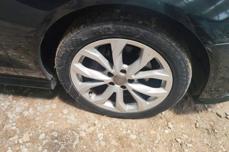 Used Audi A6L 2018 30th Anniversary Edition 35 TFSI Fashion Model Right Front Wheel Hub