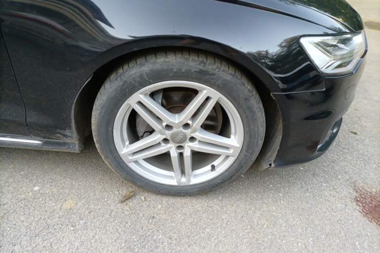 Used Audi A6L 2018 30th Anniversary Edition 30 FSI Style Model Right Front Wheel Hub
