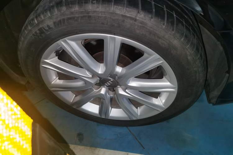 Used Audi A6L 2018 30th Anniversary Edition TFSI Trendy Model Right Front Wheel Hub