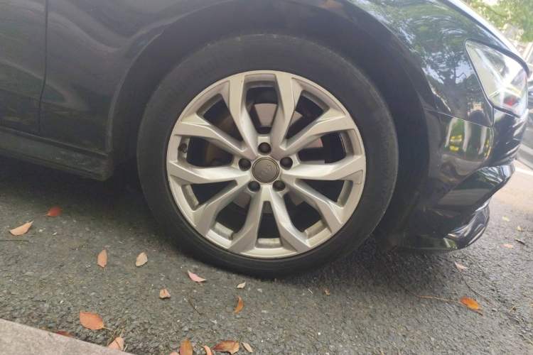 Used Audi A6L 2018 35 TFSI Collector's Edition Right Front Wheel Hub