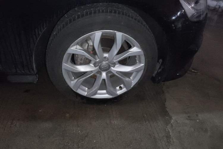 Used Audi A6L 2018 35 TFSI Collector's Edition Right Front Wheel Hub
