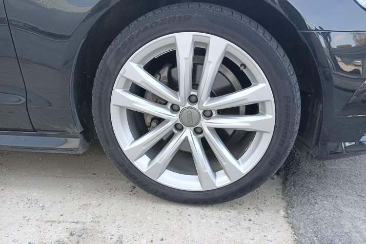 Used Audi A6L 2018 35 TFSI Collector's Edition Right Front Wheel Hub