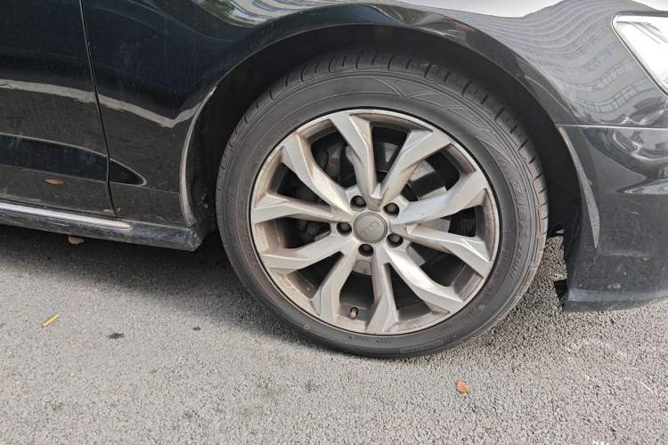 Used Audi A6L 2018 30th Anniversary Edition 35 TFSI Fashion Model Right Front Wheel Hub