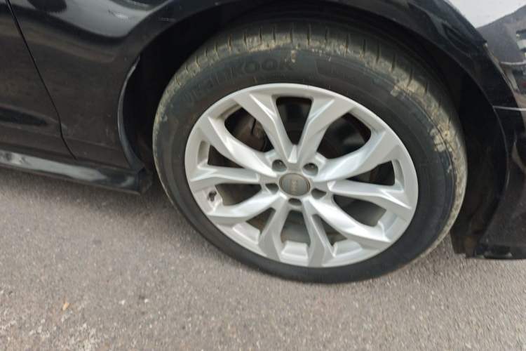 Used Audi A6L 2018 30th Anniversary Edition 35 TFSI Fashion Model Right Front Wheel Hub